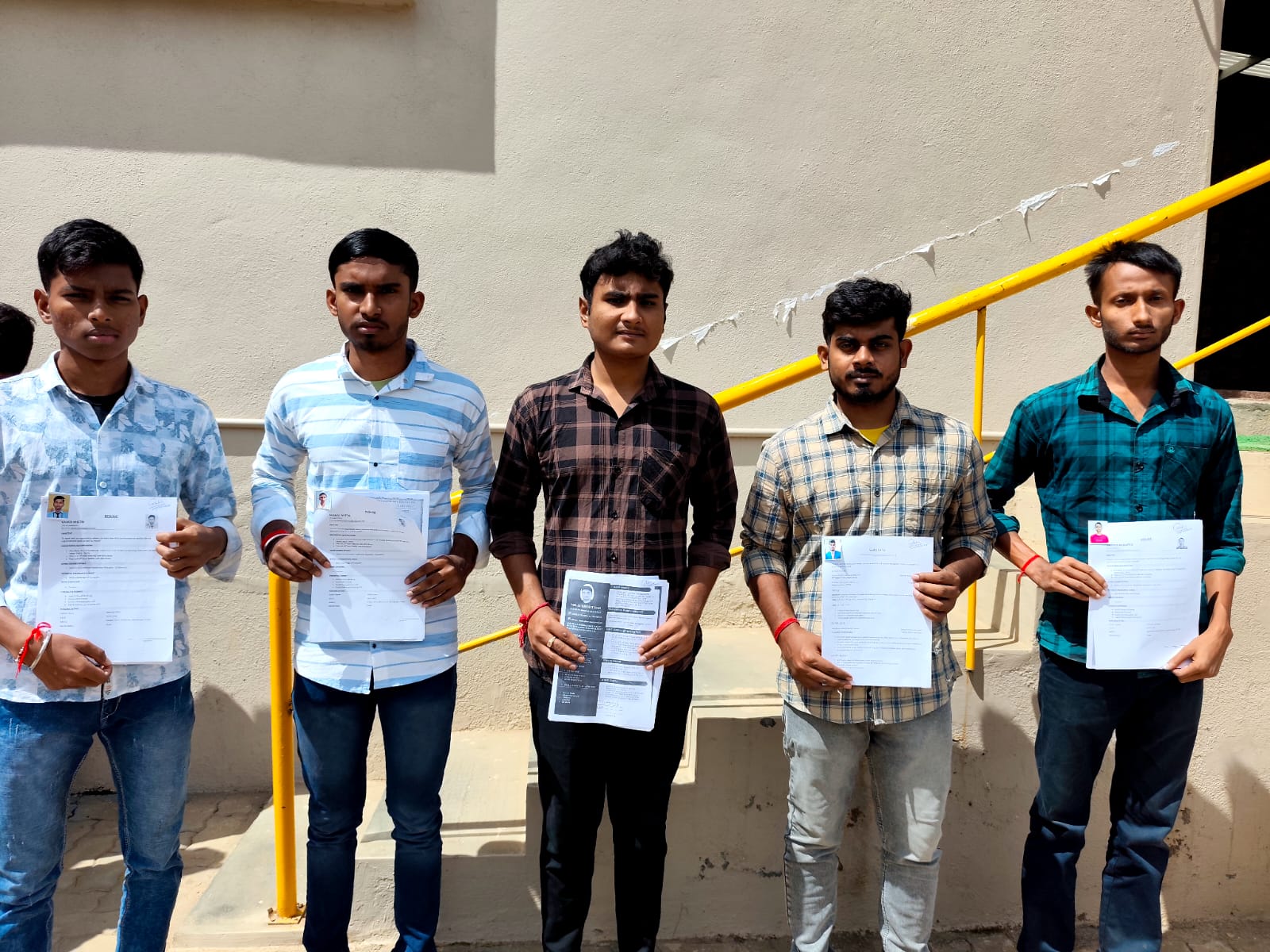 Group joining (5 Students)